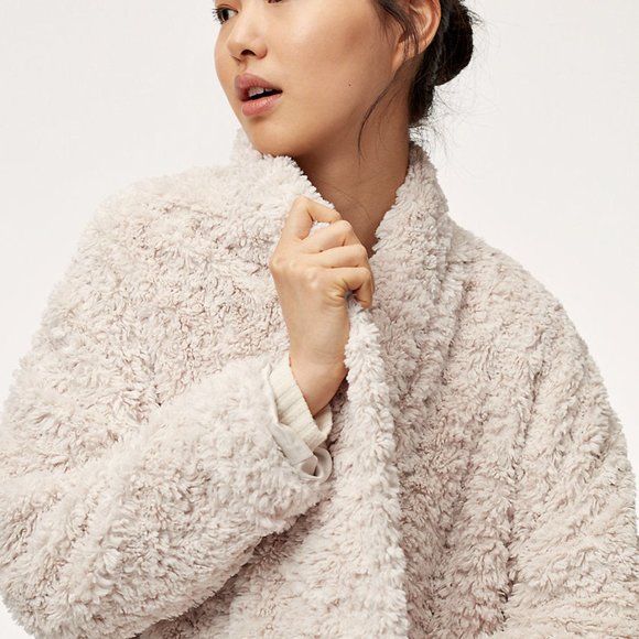 Aritzia Off-White Teddy Jacket - Picture 3 of 11